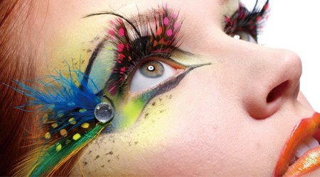 Bright color, high color fastness, resistance to washing and scratching.